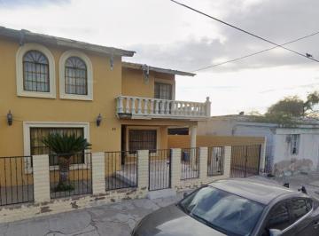 Casa de 4 habitaciones, Hermosillo · ¡Vive o Invierte en El Corazón Estratégico de Hermosillo! Esta Propiedad en La Colonia Olivares.