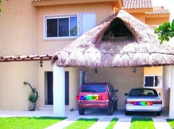 Casa · 470m² · 3 Recámaras · 4 Estacionamientos · Casa en Puerto Aventuras