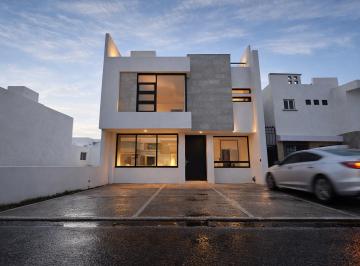 Casa de 4 habitaciones, El Marqués · Casa en Venta en El Mirador, 4 Recámaras, 3 Baños, Estudio o Recámara en Pb