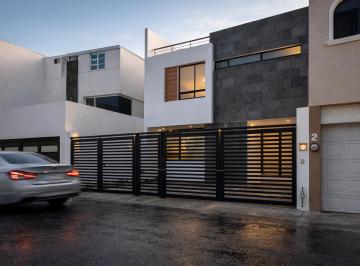 Casa de 4 habitaciones, Querétaro · Casa en Venta en Milenio III, 4ta Recamara en Pb, 4 Baños, Roof Garden, Jardín