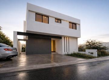 Casa de 4 habitaciones, Huimilpan · Casa en Venta en Club de Gol, El Encino Residencial, 4 Recámaras, Una en Pb