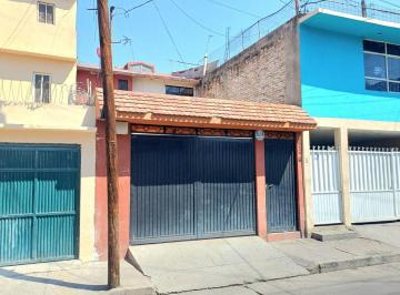 Casa de 3 habitaciones, Irapuato · Venta Casa Col. La Moderna