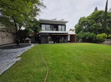 Casa · 790m² · 5 Recámaras · 4 Estacionamientos · Casa en Corregidora