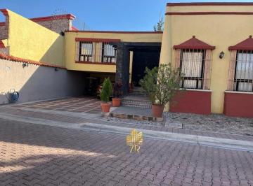 Casa · 592m² · 5 Recámaras · 2 Estacionamientos · Casa en Corregidora