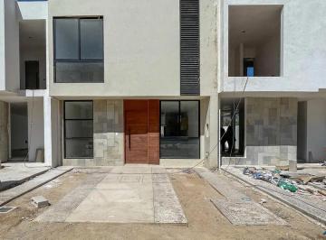 Casa · 120m² · 3 Recámaras · 2 Estacionamientos · Casa en Corregidora