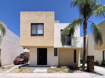 Casa · 160m² · 3 Recámaras · 2 Estacionamientos · Casa en Corregidora