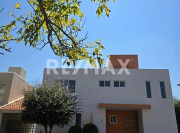 Casa · 240m² · 3 Recámaras · 3 Estacionamientos · Venta de Casa en Puerta Real, Corregidora Querètaro - (4)