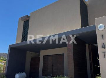 Casa en condominio · 350m² · 4 Recámaras · 3 Estacionamientos · Venta de Residencia en Lomas de Juriquilla, Queretaro - (4)
