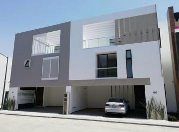 Casa en condominio · 256m² · 3 Recámaras · 2 Estacionamientos · Casa en Residencial Nobel - (4)