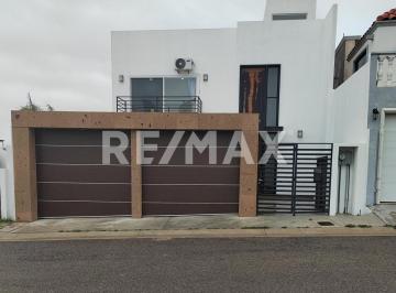 Casa · 218m² · 3 Recámaras · 2 Estacionamientos · Ocean View House For Rent in Punta Azul - (4)