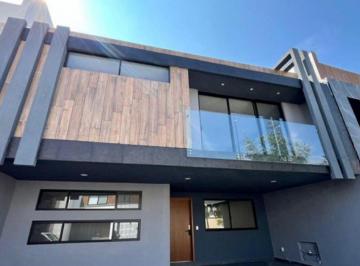 Casa · 356m² · 5 Recámaras · Casa - Fraccionamiento Lomas de Angelópolis