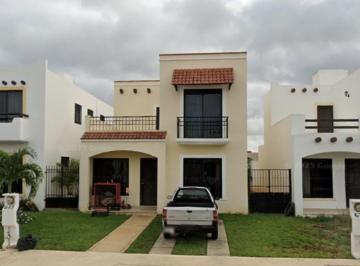 Casa de 3 habitaciones, Mérida · Preciosa Casa en Merida con Amplio Patio, 3 Recámaras Amplias, Dos Baños Completos y un Medio Baño P