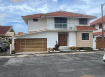 Casa · 370m² · 4 Recámaras · 2 Estacionamientos · Casa en Venta en Frac. El Sendero (Riviera Veracruzana)
