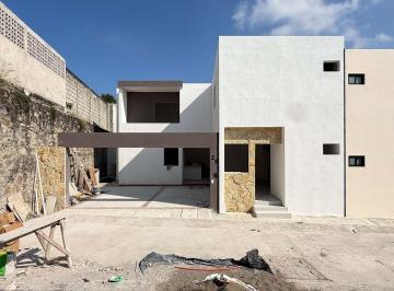 Casa · 170m² · 3 Recámaras · 2 Estacionamientos · Lomas Residencial, Casa en Venta de 3 Recámaras, Una de Ellas en Pb, y Alberca