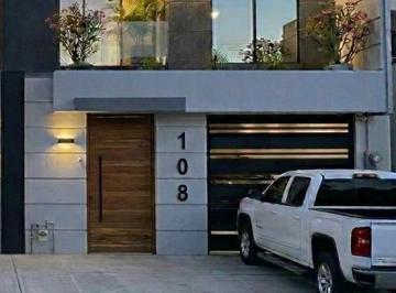 Casa · 237m² · 3 Recámaras · 2 Estacionamientos · Casa en Universidad Sur