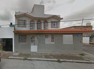 Casa de 4 habitaciones, Irapuato · ¡Oportunidad de Excelente Plusvalía en Colonia Flores Magón Sur, Irapuato!