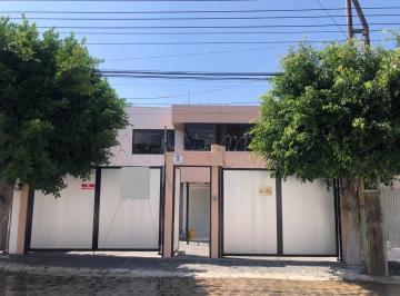 Casa · 170m² · 4 Recámaras · 3 Estacionamientos · Casa Céntrica en Venta en Vista Hermosa, Querétaro, Qro.