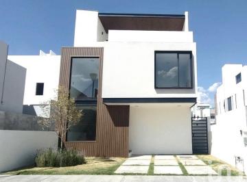 Casa · 224m² · 3 Recámaras · 2 Estacionamientos · Casa de 3 Niveles en Zona Residencial Segura con Amenidades Premium, Zona Top de Pachuca, Hidalgo