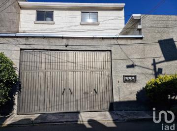 Bodega comercial · 375m² · 4 Recámaras · 4 Estacionamientos · Bodega en Venta en Río Fuerte Iztapalapa