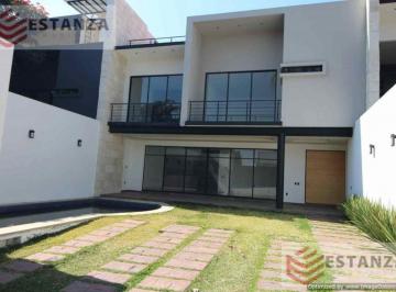 Casa · 379m² · 3 Recámaras · 2 Estacionamientos · Delicias Casa - Clave Cs396