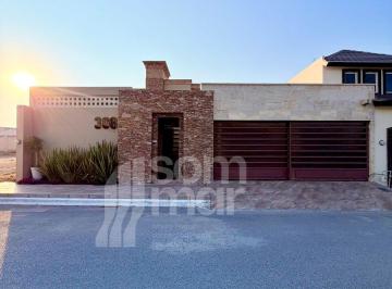 Casa de 4 habitaciones, Saltillo · En Venta Residencia de Diseño Exclusivo Al Norte de La Ciudad