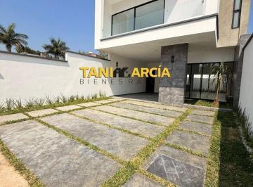 Casa de 3 habitaciones, Fortín · Vendo Moderna Casa en Preventa! Fraccionamiento Privado en Fortín! a Unos Minutos de Plaza Shangrila