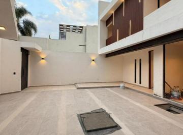 Casa · 350m² · 4 Recámaras · 2 Estacionamientos · Casa - Delicias
