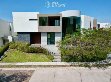 Casa de 4 habitaciones, Zapopan · Casa en Venta - Puerta Plata, Zona Andares, Zapopan.