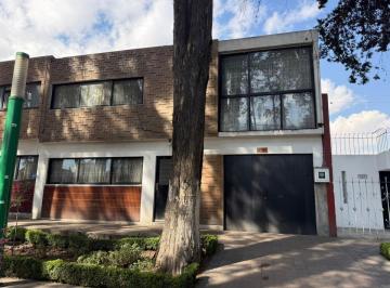 Casa · 3 Recámaras · 2 Estacionamientos · Renta de Casa con Uso de Suelo Frente a Casa de Gobierno en Toluca