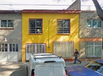 Casa de 4 habitaciones, Gustavo A. Madero · Casa con 125 m² Superficie de Terreno, 4 Dorm. en Venta en Nueva Atzacoalco
