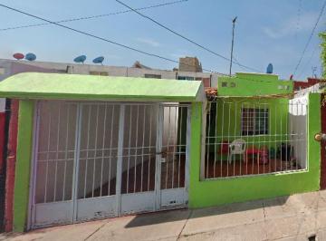Casa de 2 habitaciones, Tlajomulco de Zúñiga · Casa en Venta en Colonia Hacienda Santa Fe, Tlajomulco de Zuñiga, Jalisco
