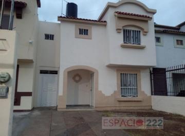 Casa de 3 habitaciones, Chihuahua · Se Vende Bonita Casa en Fracc. Rinconadas Cervantes (Al Norte Frente a La Uach Campus 2) $2'380,000
