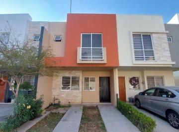 Casa en condominio · 105m² · 3 Recámaras · 1 Estacionamiento · Casa en Venta en Parques del Bosque, San Pedro Tlaquepaque