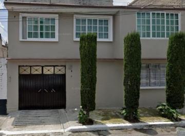 Casa de 4 habitaciones, Cuajimalpa de Morelos · Casa en Nochebuena Club de Golf en Venta Hipotecaria