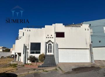 70f68a4238e594c11d33f54a680121892b68266b100ba8781efddd010674d31a · Amplia Residencia en Las Fuentes