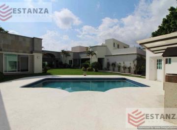 Casa · 650m² · 4 Recámaras · 6 Estacionamientos · Vista Hermosa Casa - Clave Cs374