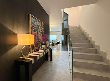 Casa de 3 habitaciones, Monterrey · Hermosa Residencia de 3 Niveles en Contry Sur | Amplios Espacios, Terrazas y Área Social.