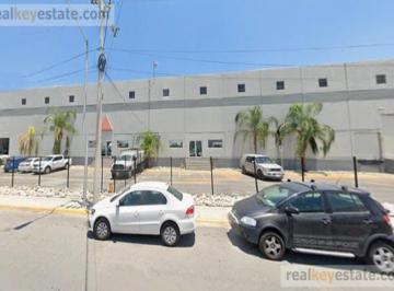Nave industrial · 406m² · 28 Estacionamientos · Nave Industrial en Parque Industrial Sta Catarina, 2,500 m²