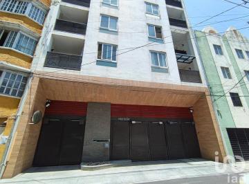 Departamento · 70m² · 2 Recámaras · 1 Estacionamiento · Departamento Remodelado en Benito Juárez a Una Cuadra de Tlalpan.