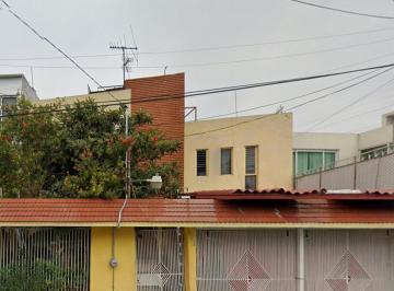 Casa de 3 habitaciones, Iztacalco · Casa en Venta. Playa Tecolutla, Col. Militar Marte, Iztacalco, Cdmx.