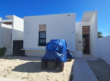 Casa de 3 habitaciones, Progreso · Casa con 206 m² de Superficie de Terreno, 3 Recámaras en Renta en Pueblo Chelem