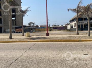 Terreno / Lote · 400m² · Terreno en Renta en Av Juventino Rosas, Col. María de La Piedad Coatzacoalcos, Veracruz.