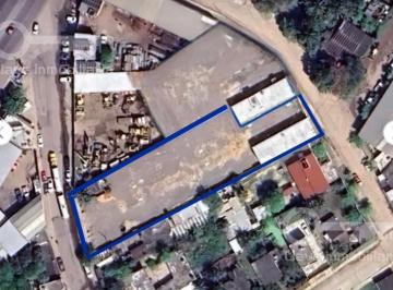 Edificio · 2300m² · Edificio Comercial en Renta en Av20 de Noviembre, Col. Estero del Pantano, Cosoleacaque Ver.
