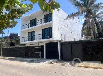 Edificio · 360m² · 2 Recámaras · 2 Estacionamientos · Edificio en Venta de 5 Departamentos Ubicado en Av Lazaro Cárdenas, Col. Centro, Coatzacoalcos, Ver.