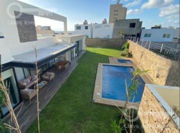 Casa · 429m² · 3 Recámaras · 4 Estacionamientos · Casa en Venta en Real de Palma, Fracc. Real de Palma, Coatzacoalcos, Ver.