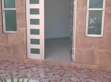 Casa · 210m² · 3 Recámaras · 1 Estacionamiento · Casa en Venta en Manlio Fabio Altamirano, Col. Playa Sol, Coatzacoalcos, Ver.
