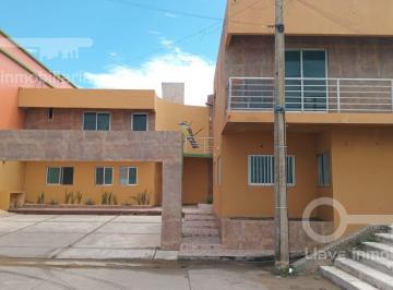Casa · 250m² · 3 Recámaras · 1 Estacionamiento · Casa en Venta en Manlio Fabio Altamirano, Col. Playa Sol, Coatzacoalcos, Ver.