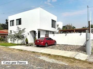 Casa · 299m² · 4 Recámaras · 3 Estacionamientos · Casa en Venta en Lomas de Santa Anita, Tlajomulco.