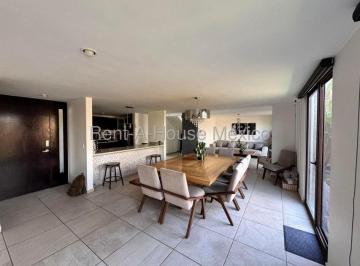 Casa · 235m² · 4 Recámaras · 3 Estacionamientos · Puerta Real Casa Dentro de Privada en Venta Rah2063