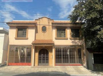 Casa · 380m² · 4 Recámaras · 2 Estacionamientos · Casa en Venta en Vista Hermosa